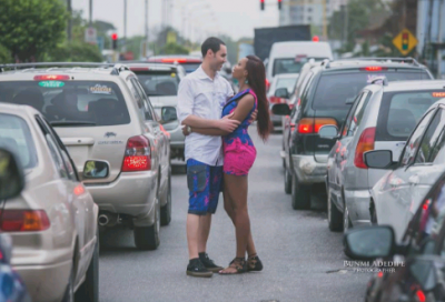 Nigerian Lady & Spanish Fiance take Pre-wedding Photos in Lagos Traffic