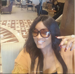 Omotola Looks so Hot in new Makeup-free Travel Pictures